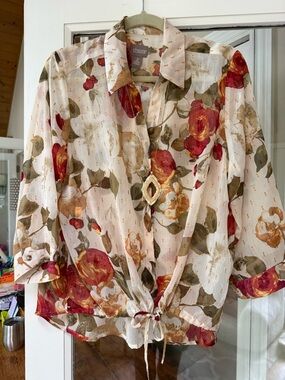 EUC Chico's Sheer Floral Tie-Front Blouse in GOLD Red & Olive NECKLACE INCLUDED!